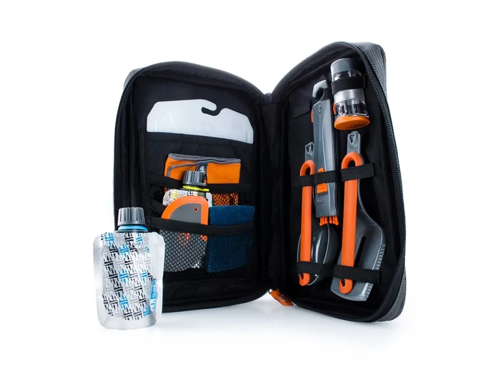 Levný GSI Outdoors Gourmet Kitchen Set 11