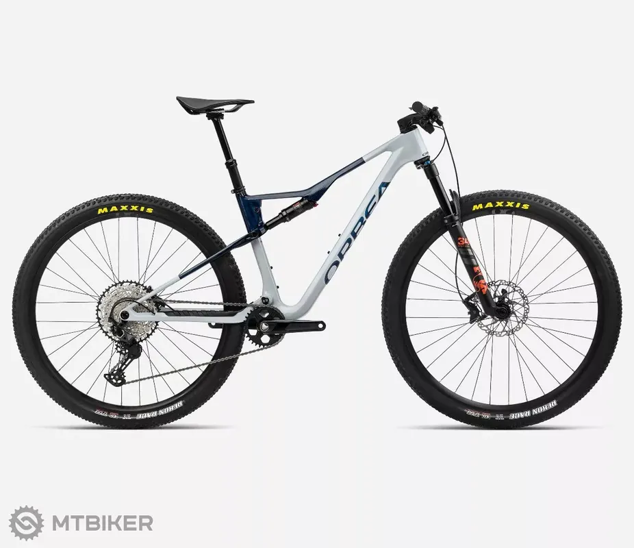 Orbea OIZ M30 29 kolo, halo silver/blue carbon view Omezená Nabídka