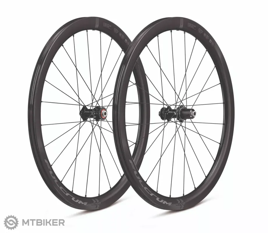 Oblíbený Fulcrum Wind 42 DB 28" sada kol, plášť, kotoučová, pevná osa, karbon