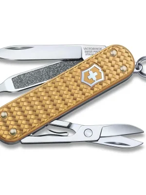 Víkendová Akce Victorinox Classic Precious Alox, 58 mm, Brass Gold